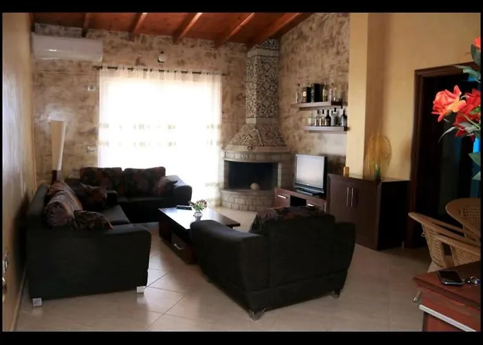 Lumturie's 360 Sea View Appartement