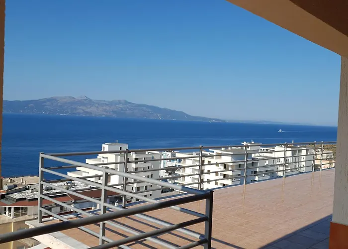 Lumturie's 360 Sea View Appartement Sarandë